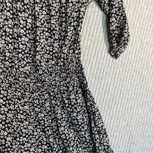 Hollister Black and White Floral Jumpsuit - Picture 10 of 12